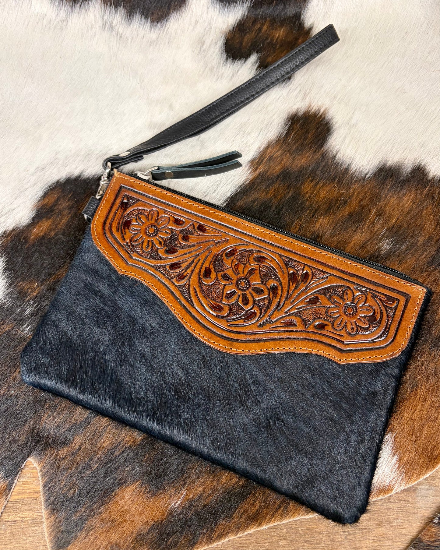 The Taylor Wristlet