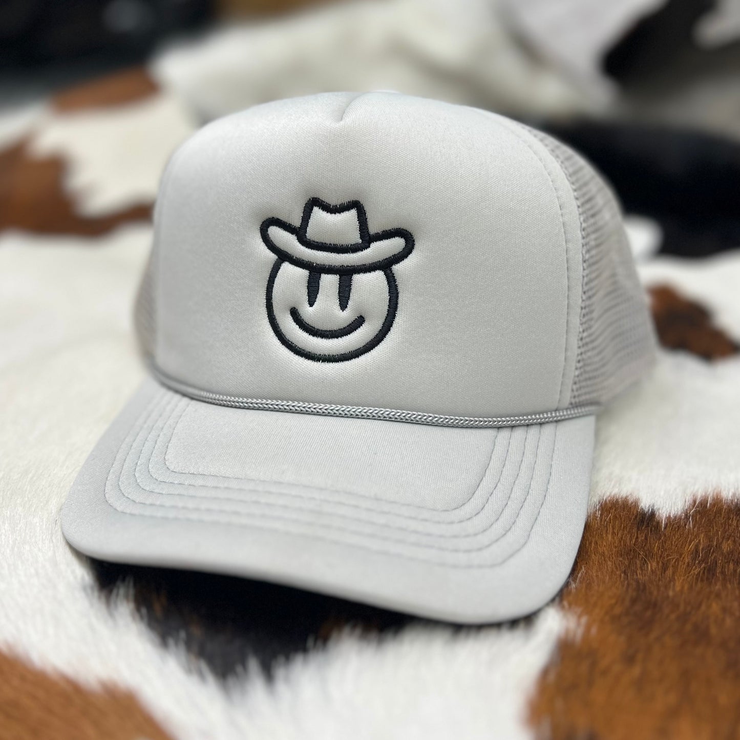 Smiley Cowboy Rope Trucker Hat - Light Gray