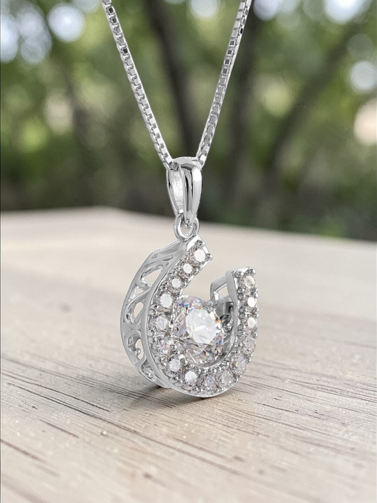 Kelly Herd Dancing Stone Horseshoe Necklace